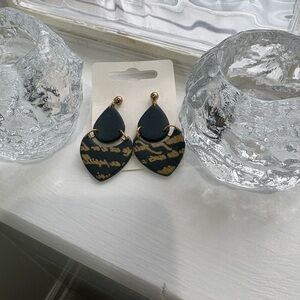 A Classy Chic Boutique Black and Gold Teardrop Earrings